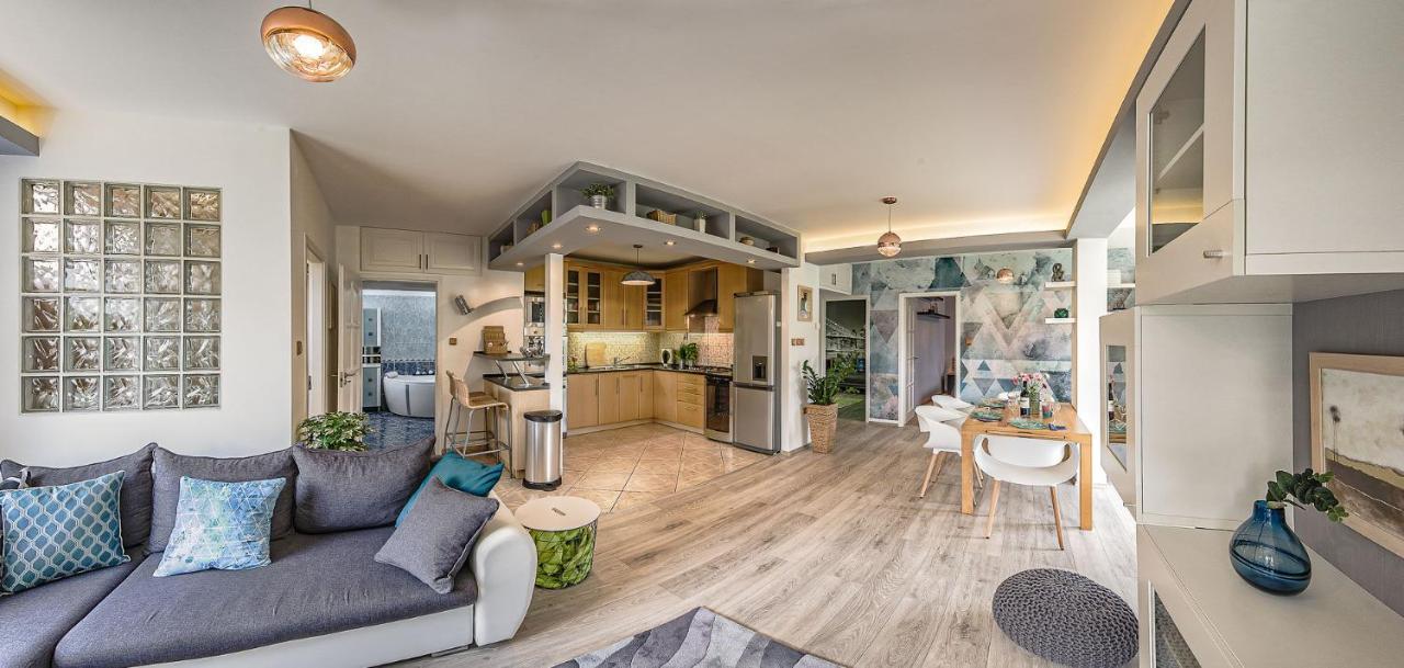 Riverside Apartman**** 米什科尔茨 外观 照片