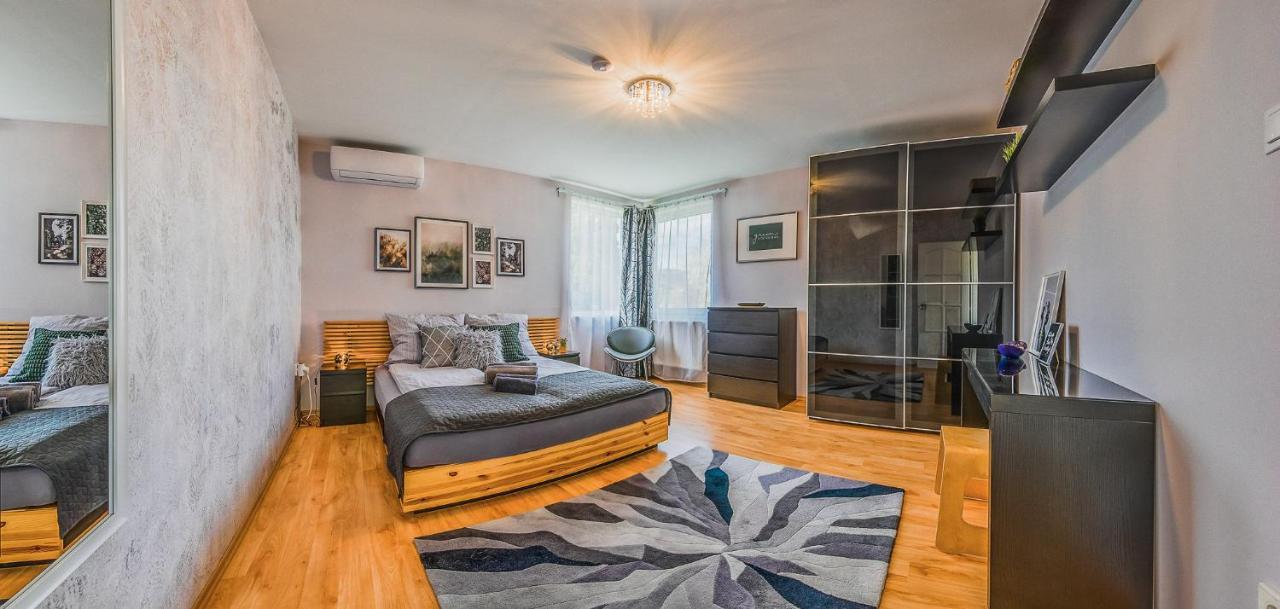 Riverside Apartman**** 米什科尔茨 外观 照片